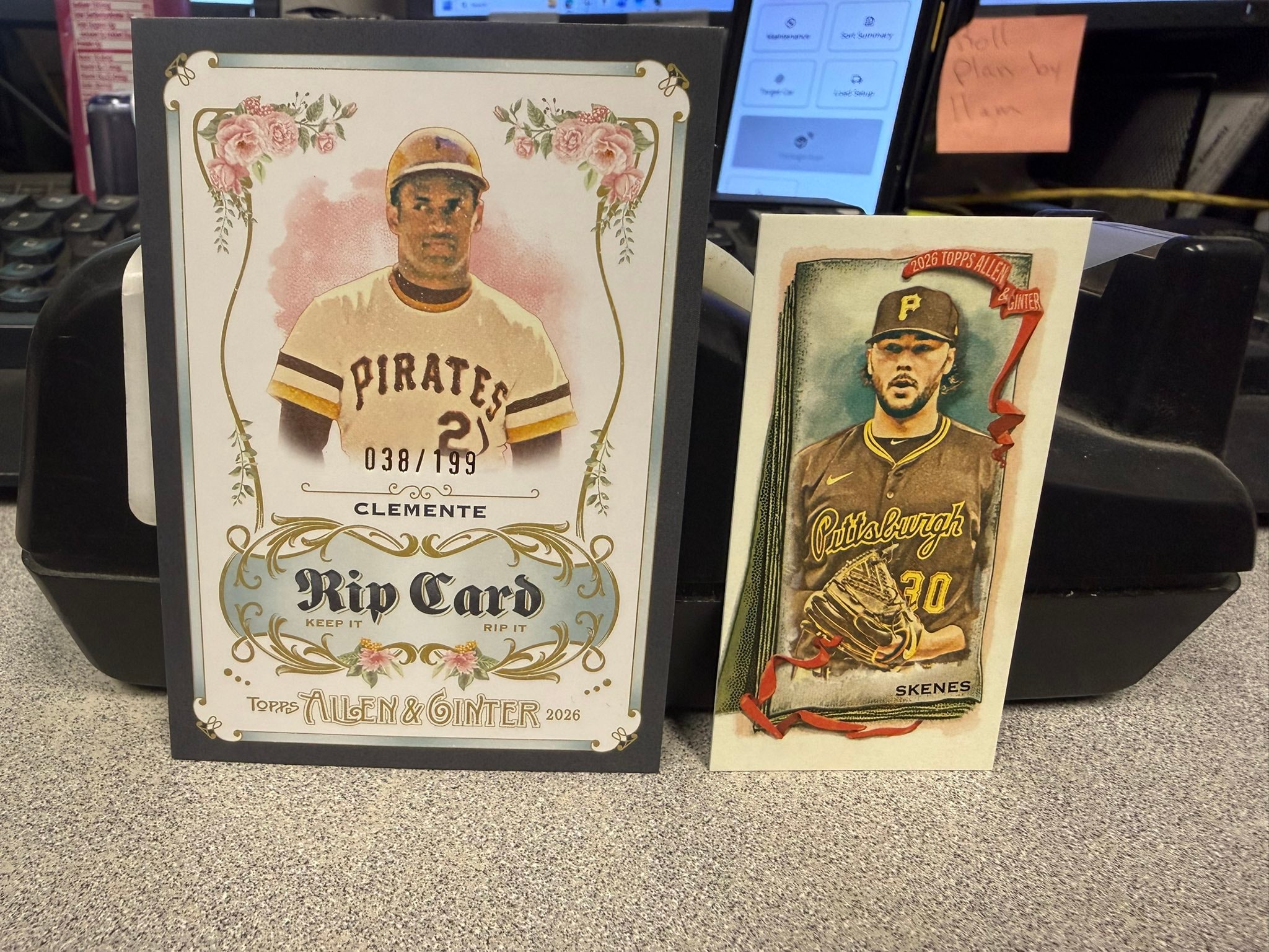 Roberto Clemente Base serial 38 of 199